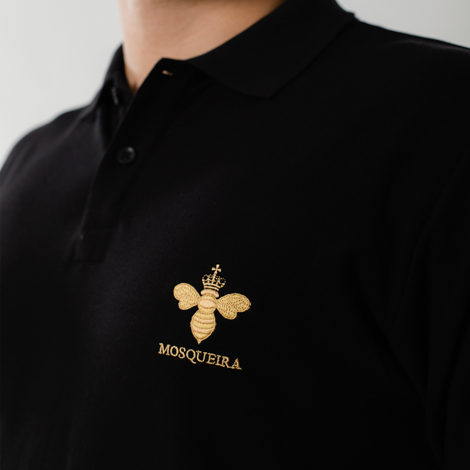 Polo camisero negro piqué de algodón Pima con bordado